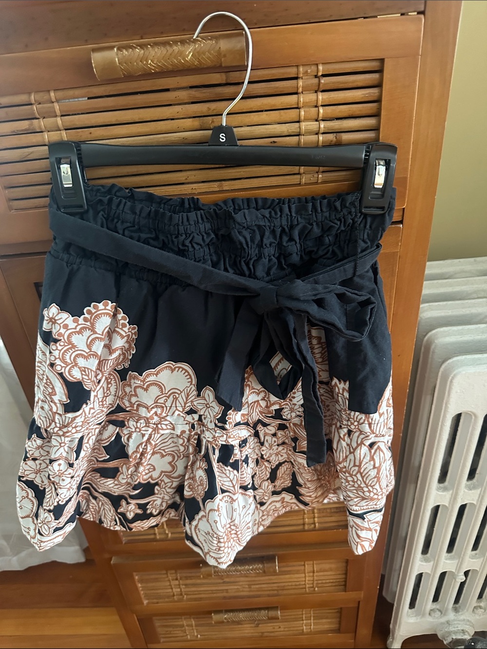 Anthropologie Black Floral-Print Tie-Waist Skort with Tan Accents
